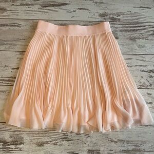 Peachy pink pleated Wilfred Aritzia skirt - large, dry cleaned, only worn once